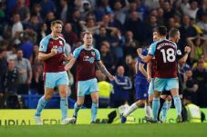 Burnley Ingatkan City,...