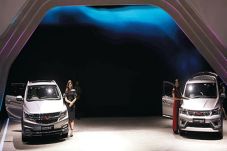 Wuling Segarkan Cortez...