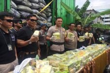Ungkap 120 Kg Sabu,...