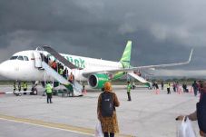 Tiket Pesawat Masih...