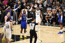 Spurs Paksa Nuggets...