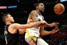 Kalahkan Clippers, Warriors...
