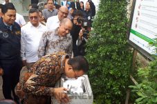 Diresmikan Anies, Stasiun...