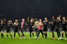 Pecundangi Tottenham,...