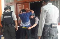 Polri dan TNI Kawal...