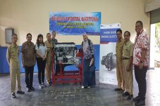 Astra UD Trucks Bagi-Bagi...