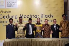 Dirikan Pusat Riset...