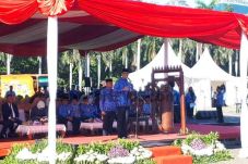 Peringati Hardiknas,...
