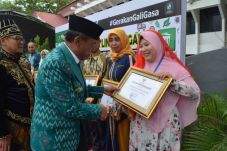Wali Kota Palu Pimpin...