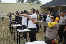 Lapangan Tembak Pertama...