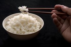 Makan Lebih Banyak Nasi...