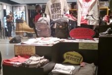 Buka Gerai Baru, Timberland...