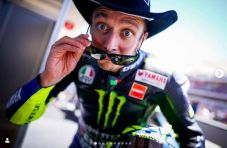 Rossi Bertekad Hapus...
