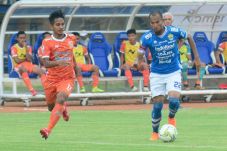 Pelatih Anyar Persib:...