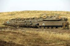 Tank-tank Israel Diduga...