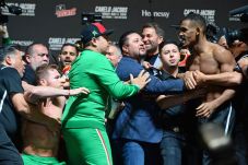 Jelang Canelo Alvarez...