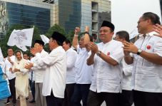 Menteri Rini Banggakan...