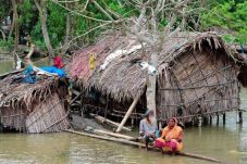 Topan Fani Terjang Bangladesh,...