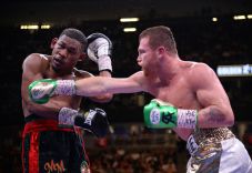 Canelo Alvarez Menang...