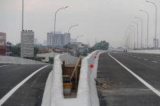 Keberadaan Tol Becakayu...