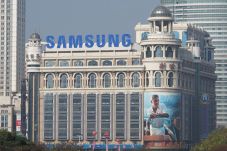 LG dan Samsung Kompak...