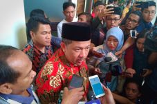 Fahri Hamzah: Ratna...