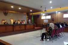 Bupati Bekasi Nonaktif...