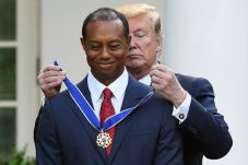 Tiger Woods Raih Penghargaan...