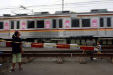 Perlintasan KA Pisangan...