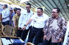 Mini Market Jadi Alternatif...