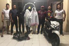 Kawanan Pelaku Curi...