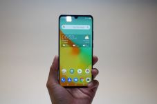 ZTE Axon 10 Pro Hands-on:...