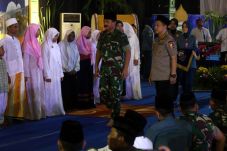 Panglima TNI Mengajak...