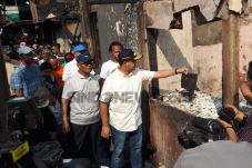 Anies Baswedan Kunjungi...