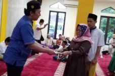 Warga Gelar Tahlilan...