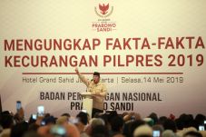 Kumpulkan Tim Ahli Hukum,...