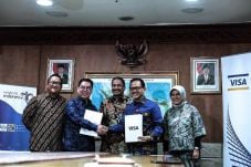 Kemenpar Tandatangani...