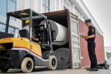 Impor Pakaian Jadi Marak,...