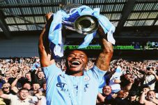 Piala FA, Trofi yang...