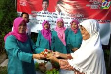 Relawan Jokowi dan Warga...