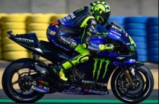 Valentino Rossi Dirundung...