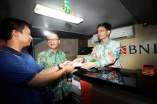 Perlu Uang Tunai Waktu...