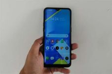 Realme C2, Ponsel Kelas...