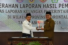 Marten Taha Ukir Sejarah...