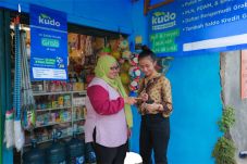Gerakan Sosial #MajuinWarung...