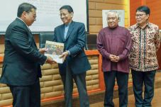 Fadli Zon Ingin Diplomasi...
