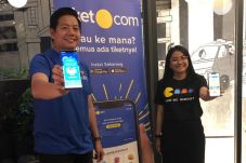 Selain Tiket Perjalanan,...