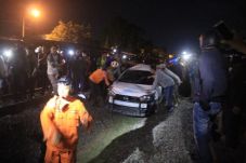 4 Motor dan Satu Mobil...