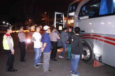 Razia, Polisi Persempit...