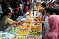 Pasar Takjil Benhil,...